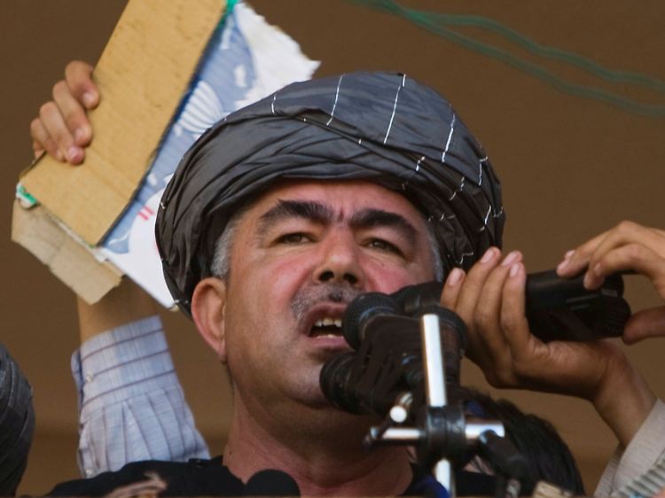 Mithilfe des Milizenführers Abdul Raschid Dostum will Karsai die Wahl doch noch gewinnen.