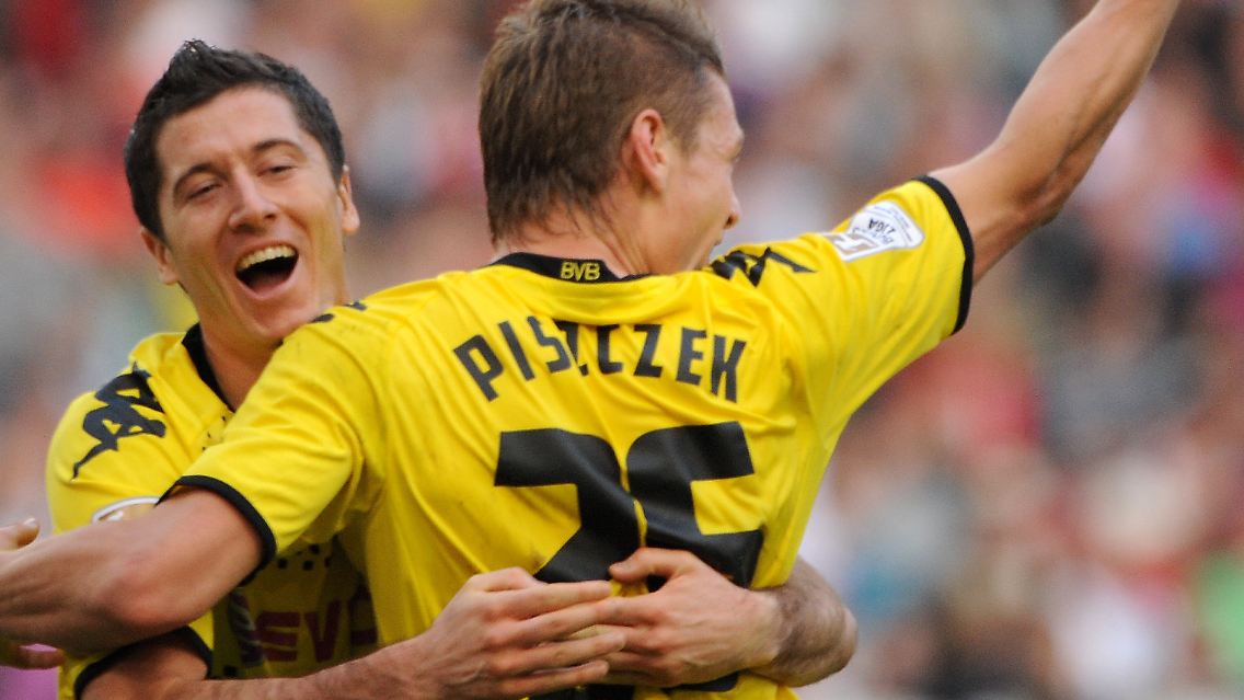 "Das ist unsere letzte Chance": Auch die Dortmunder Lukasz Pisczek und Robert Lewandowski werden das mutmaßlich mitbekommen haben.