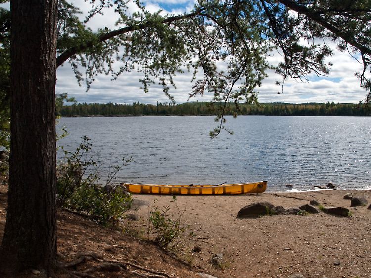 Angekommen in der Einsamkeit: An den Ufern der Boundary Waters treffen die Kanuten nicht viele andere Urlauber.