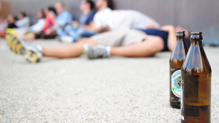 Ist der Stresspegel der werdenden Mutter zu hoch, kann sich das auf das Hirn des Kindes auswirken. Eine Suchtanfälligkeit für Drogen und Alkohol können die Folge sein.
