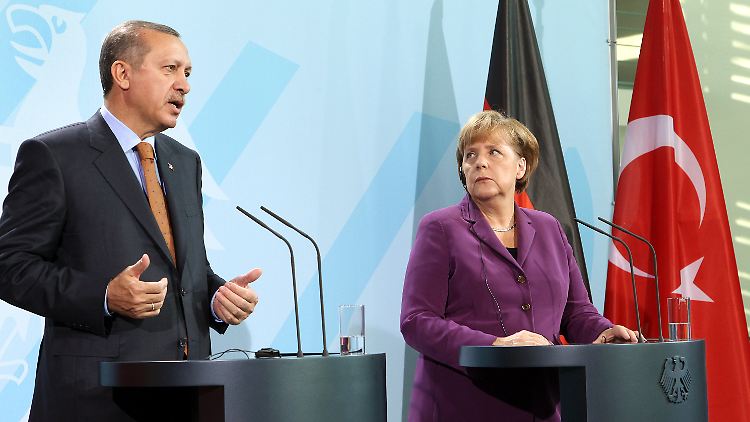 Erdogan und Merkel bei einer Pressekonferenz im Bundeskanzleramt.