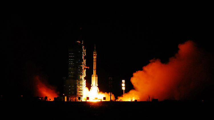 "Shenzhou 8" war erst am Vortag vom chinesischen Weltraumbahnhof in Jiuquan ins All gestartet.