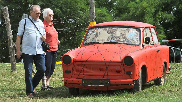 In Ungarn gedenkt man der Grenzöffnung vor 20 Jahren - mit authentischen Ausstellungsstücken wie einem Trabant.