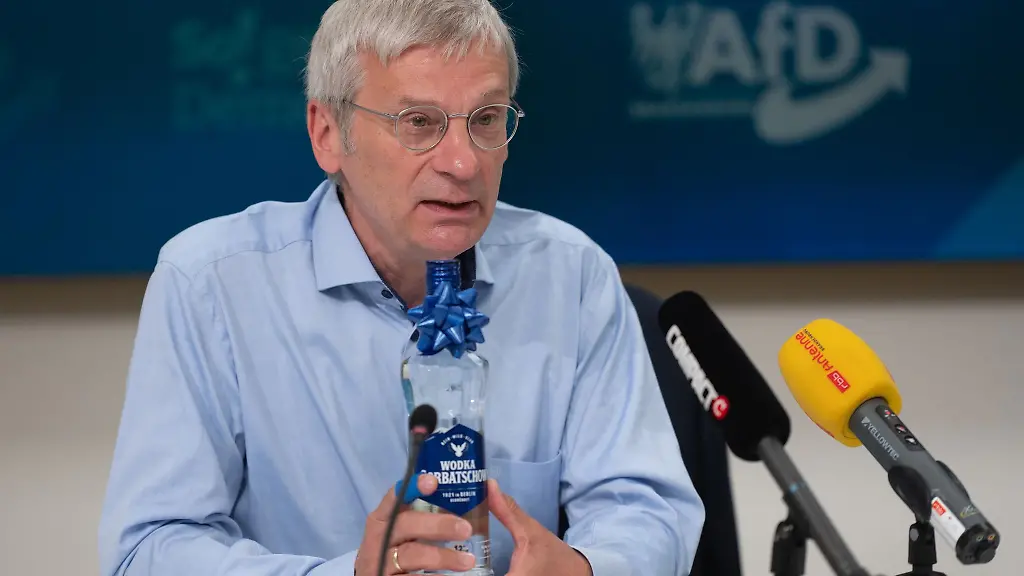 Hans-Christoph-Berndt-sieht-keinen-Anlass-fuer-einen-Verhaltenskodex-fuer-seine-Partei