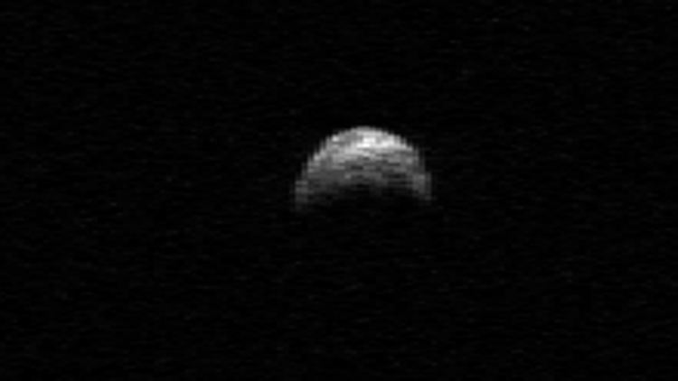 Er versetzt Astronomen zurzeit in Verzückung: 2005 YU55 in einer Aufnahme der NASA.