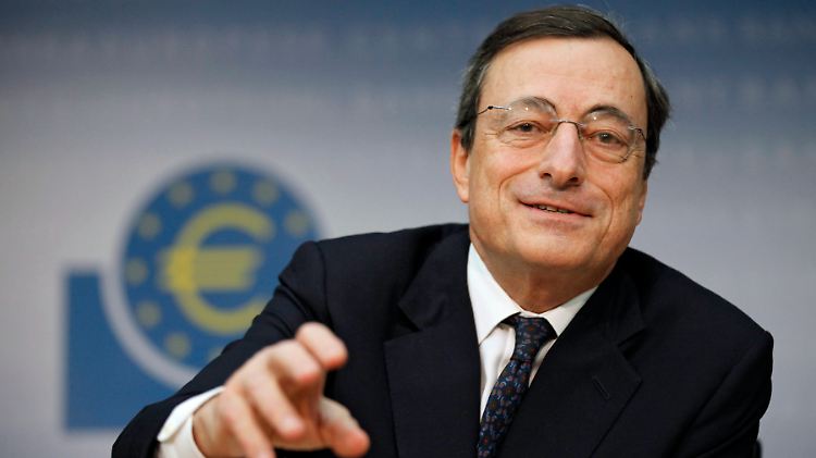 Einstieg mit Pauken und Trompeten: Mario Draghi.