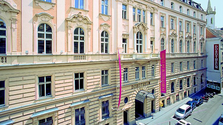 Sehenswert: Das Dorotheum ist ein vierstöckiges neoklassizistisches Palais im historischen Zentrum von Wien.
