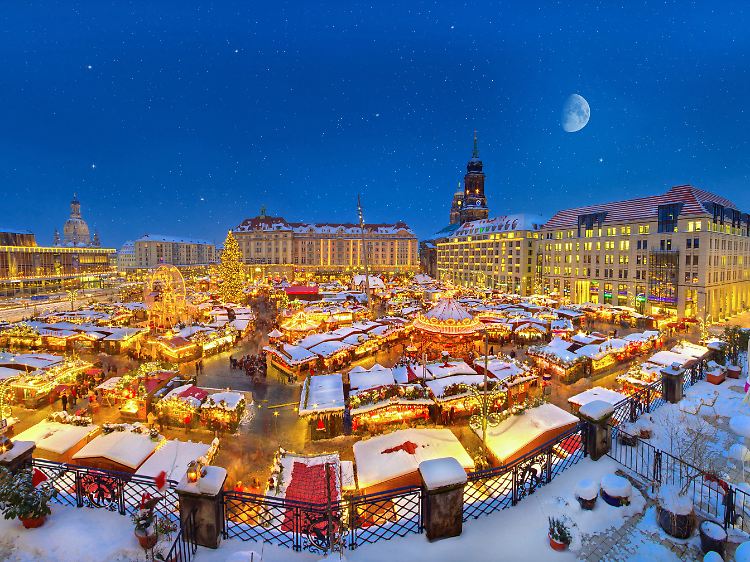 Den Dresdner Striezelmarkt gibt es schon lange, er geht auf ein Privileg des sächsischen Kurfürsten Friedrich II. von 1434 zurück.