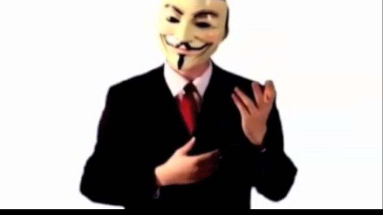 Ein Screenshot aus dem Video, in dem ein Mitglied der Hacker-Gruppe Anonymous Drohungen gegen das mexikanische Zeta-Drogenkartell öffentlich gemacht hatte. 
