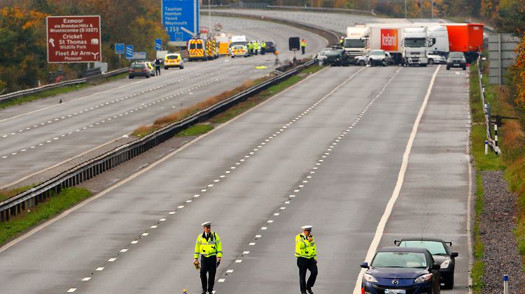 Die Unfallstelle ist weiträumig abgesperrt.