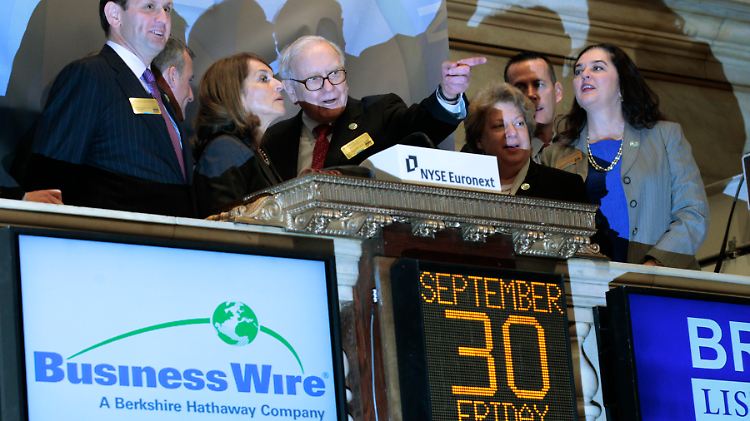 Im Blitzlichtgewitter an der Börse: Für Buffett endet das dritte Quartal trotz allem besser als erwartet.