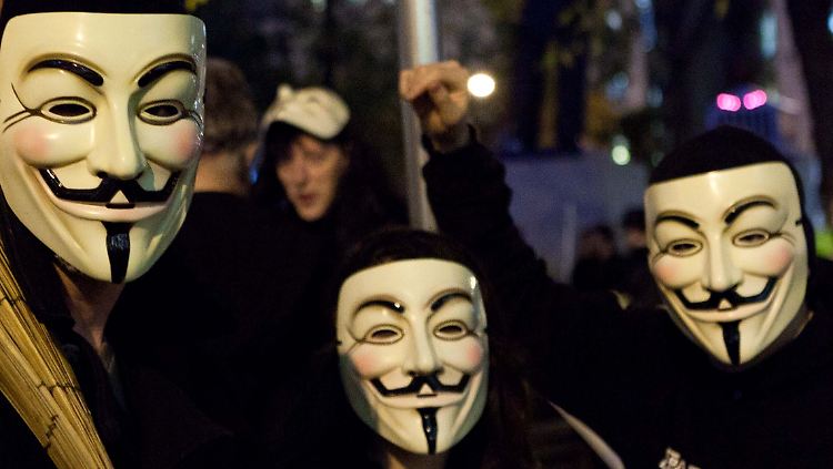 Anonymous-Aktivisten während einer Demonstration. 