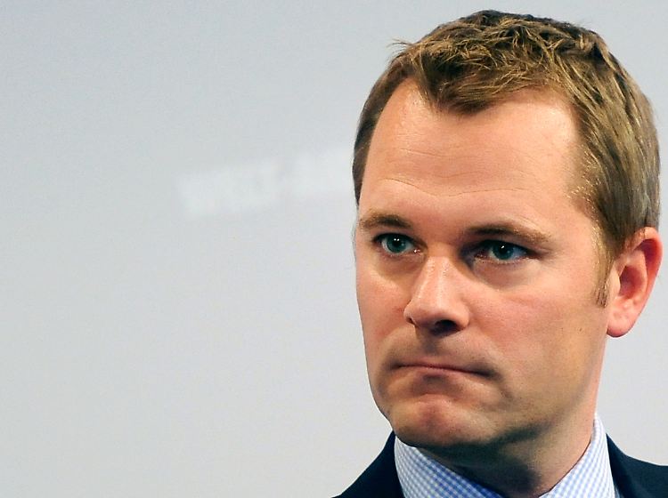 Weshalb der Minister bei einer unpolitischen Frage eine Partei ausschließt, ist unklar.