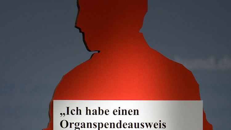 Jährlich sterben Hunderte, weil sie keine Spenderorgane bekommen.