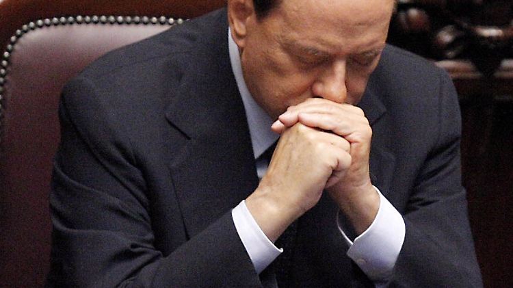 Das Beten hat Berlusconi nicht geholfen.