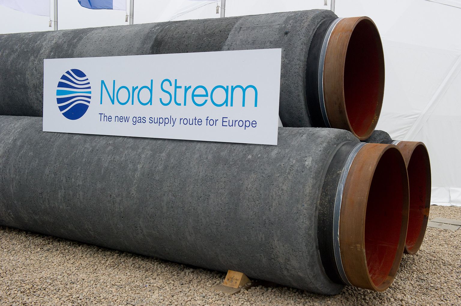 Rückblick in den November 2011: Es ist ein großer Tag für Nord Stream. Die Ostsee-Pipeline zwischen Deutschland und Russland wird in Lubmin bei Greifswald in Betrieb genommen. 