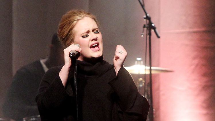 Fans können aufatmen: Adele ist auf dem Weg der Genesung.