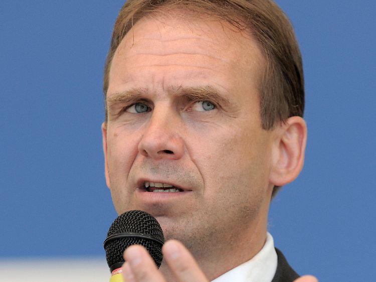 Althaus versucht offenbar, aus seiner Aufarbeitung des Skiunfalls politisches Kapital zu schlagen.