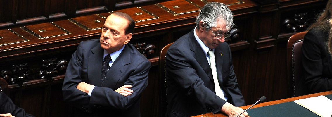Bossi (rechts) hat sich von Berlusconi abgewandt.