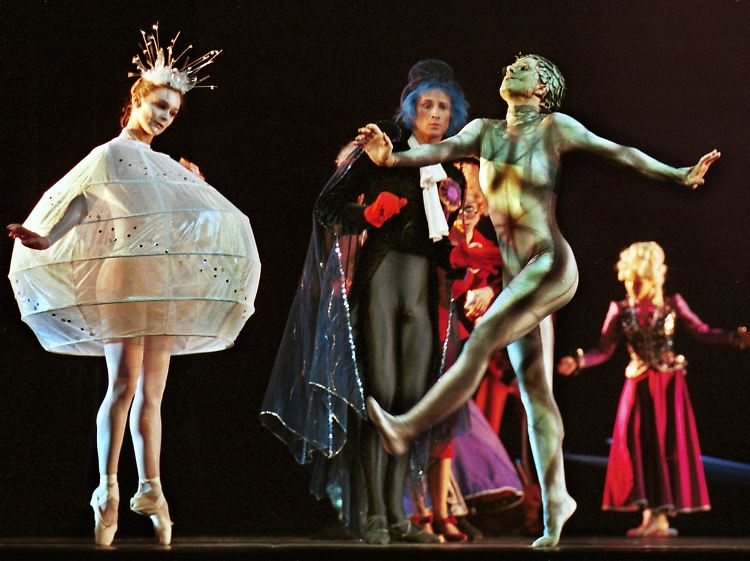 ... und 1999 als Ballett auf die Bühne.
