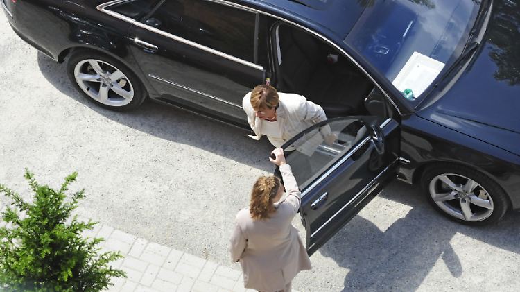 Im aktuellen Wahlkampf schrillten bereits die Alarmglocken: Ulla Schmidt ließ sich im Spanienurlaub ihren Dienstwagen klauen ...