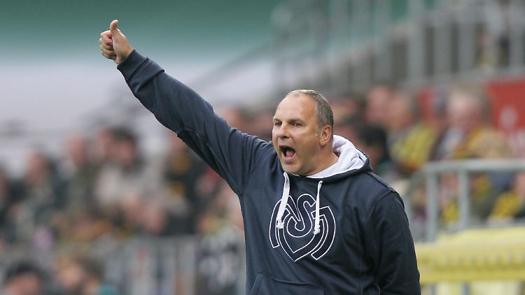 Oliver Reck soll den MSV Duisburg in der 2. Fußball-Bundesliga halten.
