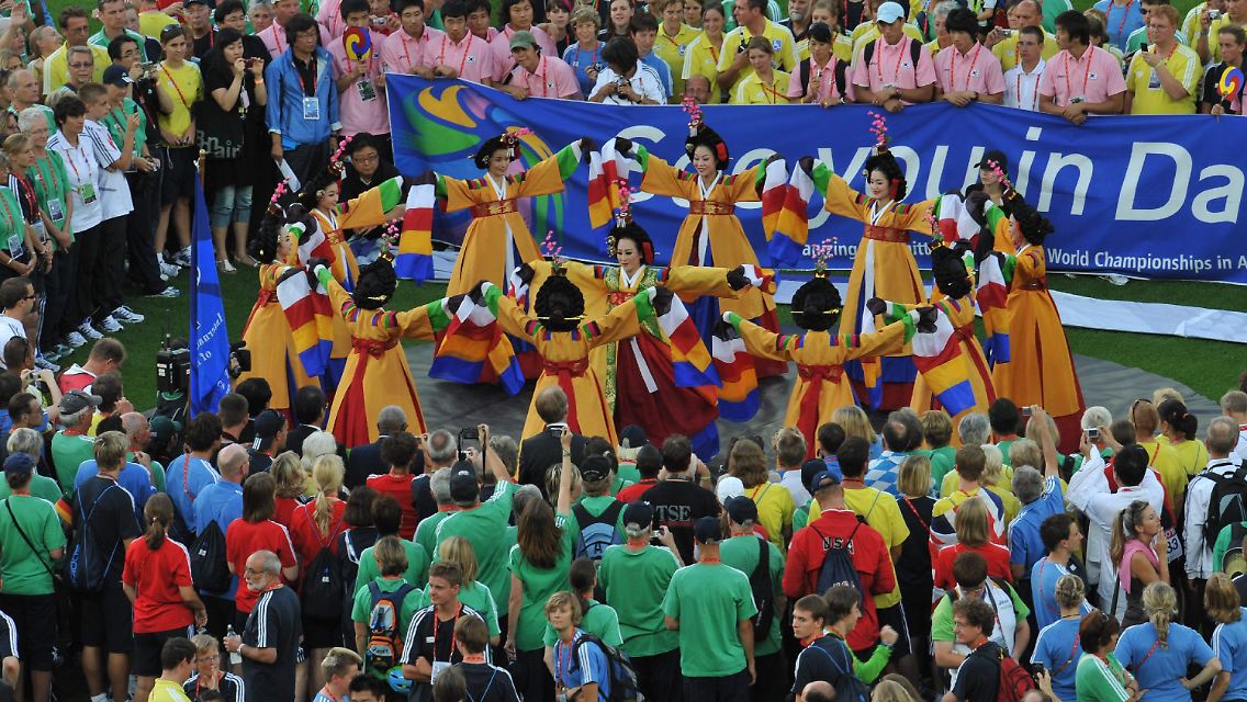 Mit einer Tanzperformance stimmte Daegue auf die nächste WM in Südkorea ein.