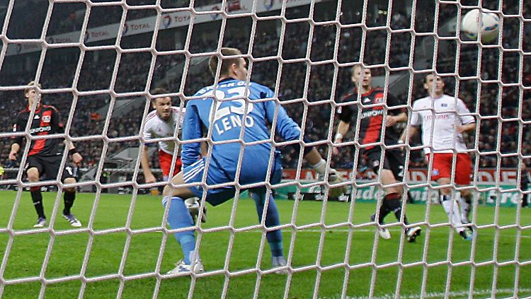 Für das große Talent Bernd Leno möchte der VfB Stuttgart von Bayer Leverkusen viele große Scheine haben.