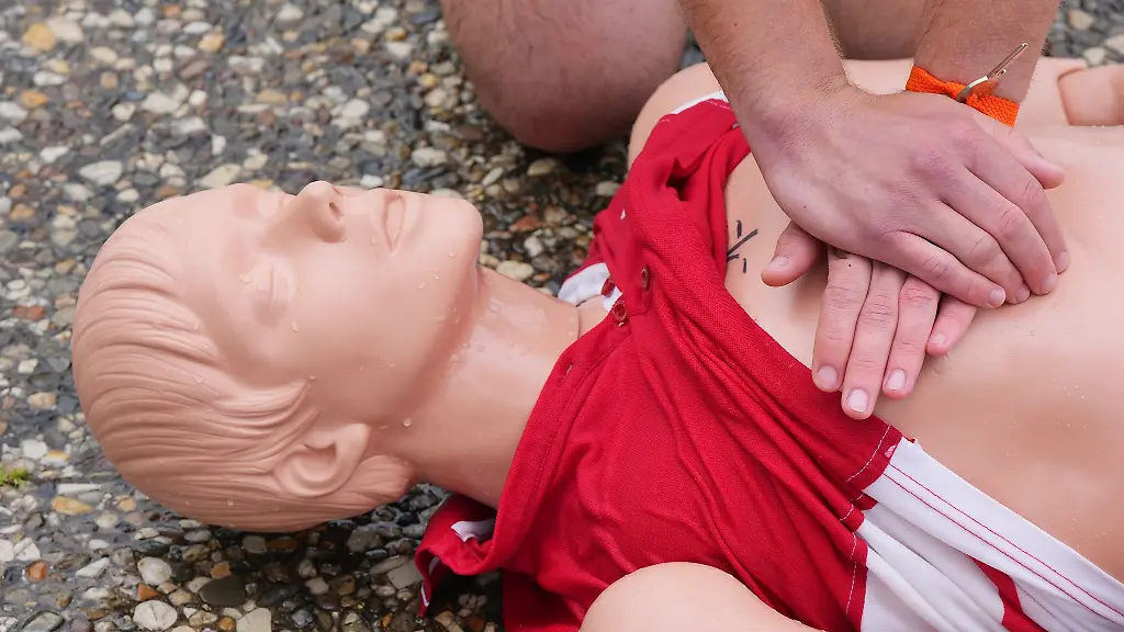 Wiederbelebung-soll-Pflicht-werden-im-NRW-Schulunterricht