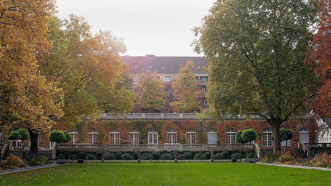 Herbst-Idylle im Körnerpark: Berlin-Neukölln hat auch verwunschene Ecken.