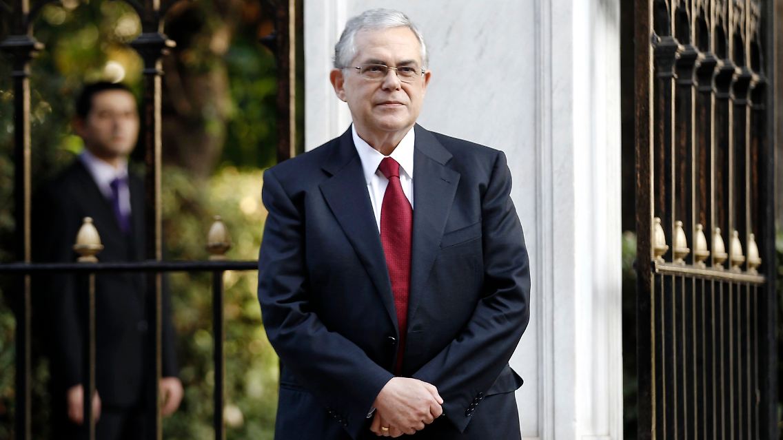 2011-11-10T135121Z_01_KAR03_RTRMDNP_3_GREECE-PAPADEMOS.JPG3831685743176258628.jpg