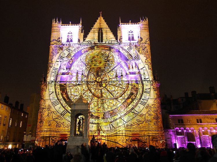 Im vergangenen Jahr erweckten 3D-Videoprojektionen auf der Fassade der Kirche Saint-Nizier eine mehr als tausendjährige Geschichte zum Leben.