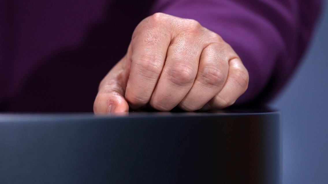 2011-11-10T145346Z_01_FAB13_RTRMDNP_3_EUROZONE-GERMANY-MERKEL.JPG3897334022802867778.jpg