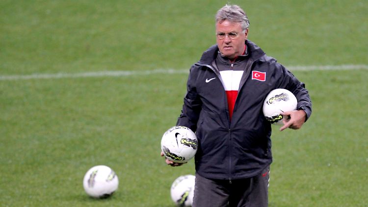 Danke für Nichts! Mit diesen Worten dürften die türkischen Medien Guus Hiddink verabschieden.