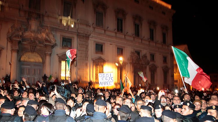 Vor dem Präsidentenpalast Quirinale feierten Tausende den "Tag der Befreiung".