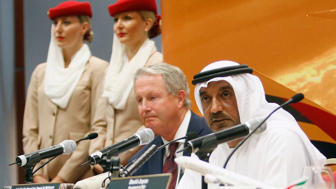 Geschäft unter Dach und Fach: Die Chefs Jim Albaugh (Boeing) und Scheich Ahmed ben Said el-Maktum (Emirates).