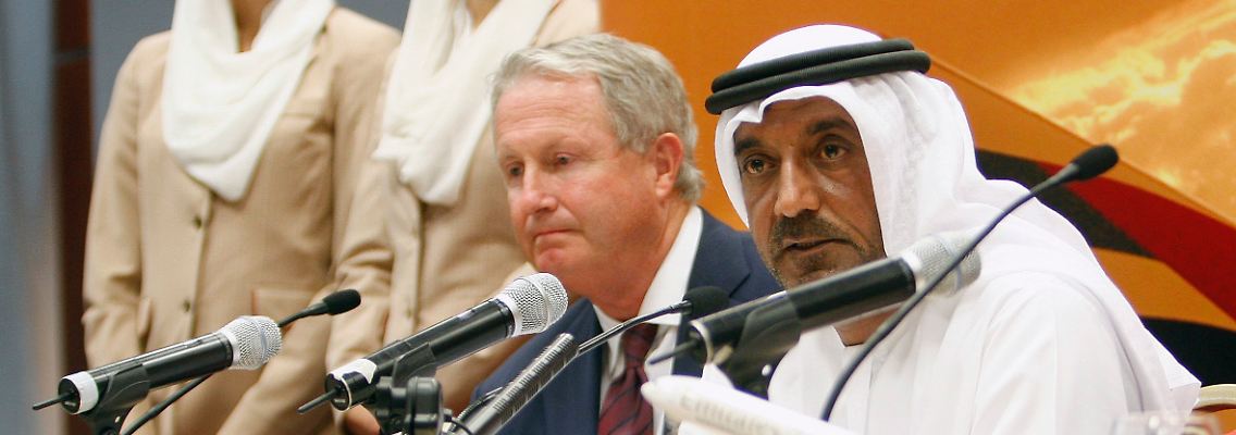 Geschäft unter Dach und Fach: Die Chefs Jim Albaugh (Boeing) und Scheich Ahmed ben Said el-Maktum (Emirates).