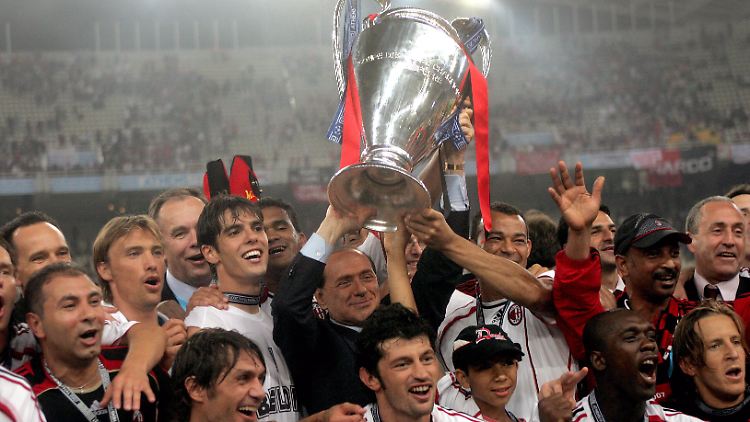 Das sind die Bilder, die Berlusconi bald wieder von sich sehen will: Jubel nach dem Champions-League-Sieg 2007.