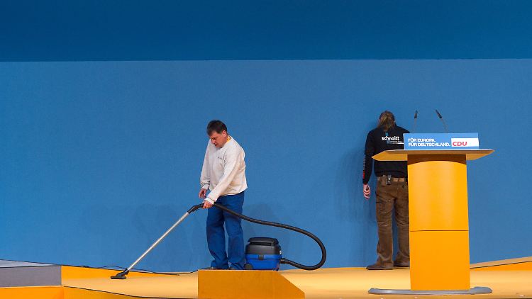 Die Parteispitze legt beim Thema Mindestlohn letzte Hand an, inzwischen wird der Tagungsort in Leipzig aufpoliert.