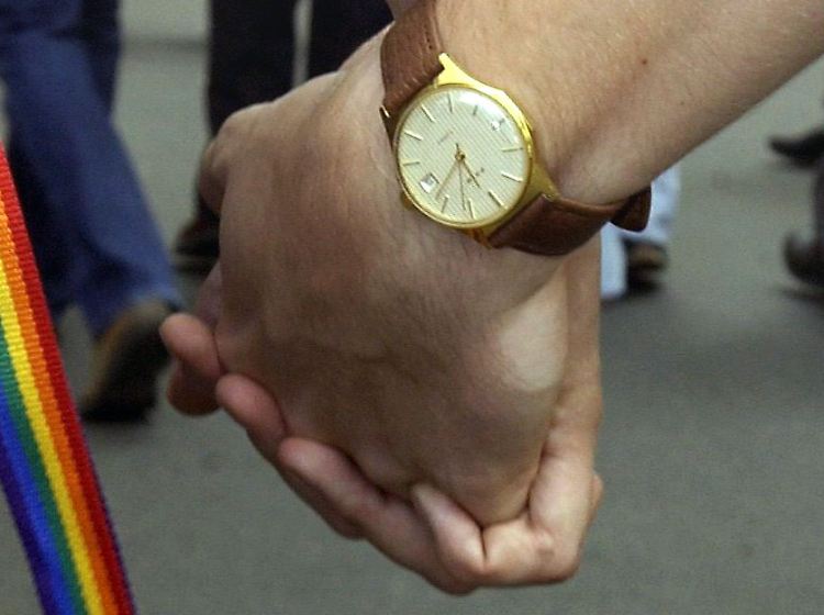 Noch dürfen Homosexuelle nur fast richtig heiraten und nur fast richtig adoptieren.