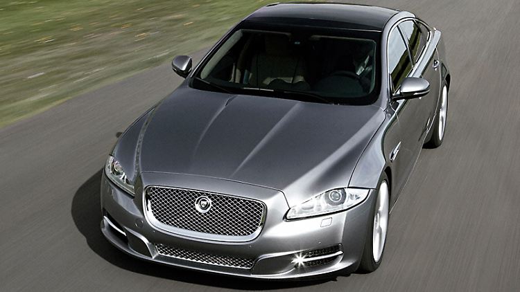 Rollt ab Februar auch bei uns auf die Straßen: Der Jaguar XJ.