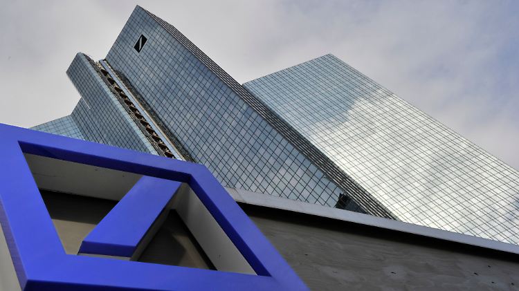 Ermittler im Haus: Die beiden Türme der Deutschen Bank in Frankfurt.