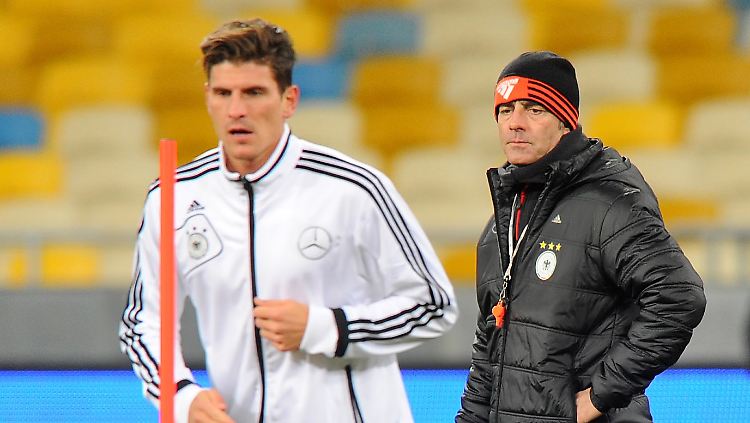 Mario Gomez wird auf jeden Fall gegen die Niederlande auflaufen. Offen ist, ob ihm Miroslav Klose im Sturm assistiert.