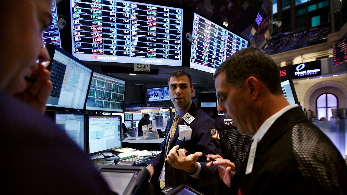 2011-11-14T160116Z_01_NYK504_RTRMDNP_3_USA-MARKETS.JPG2838104084994399685.jpg
