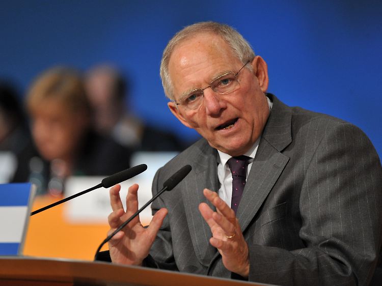 Für seine europapolitische Rede bekam Wolfgang Schäuble von den 1001 Delegierten stehende Ovationen.