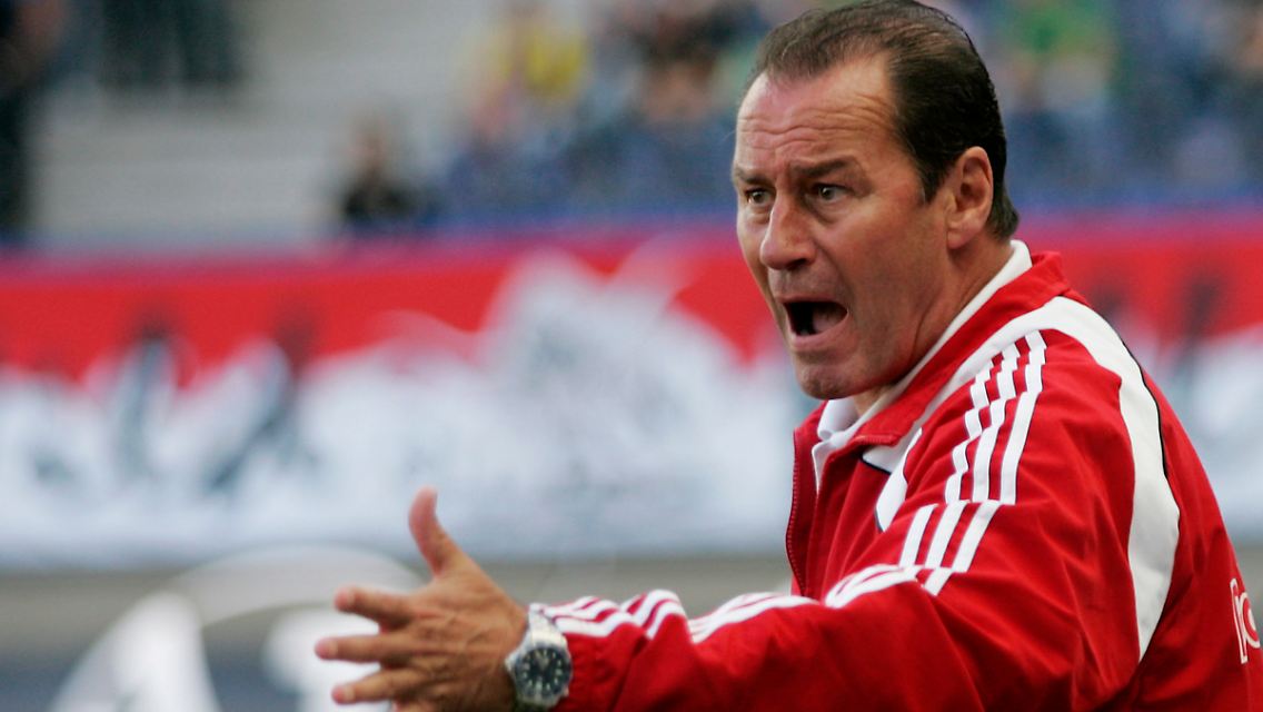 Was bleibt, ist die Liga: Huub Stevens.