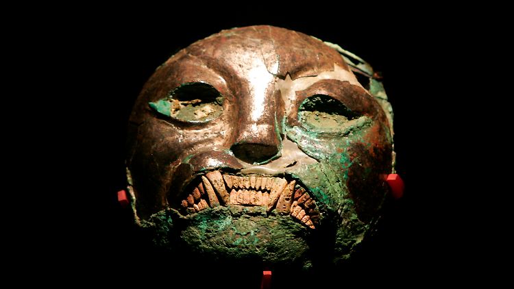 Den Funden aus der Moche-Kultur (hier eine Kupfermaske) widmet sich ein Museum im peruanischen Chiclayo.