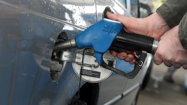 Die Fahrt an die Tankstelle ist derzeit eine teure Angelegenheit.