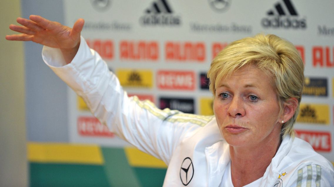 Stets höflich: Silvia Neid.