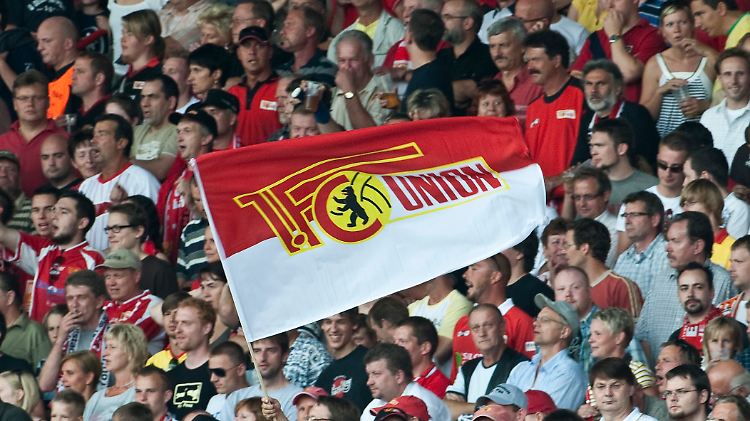Germany_Soccer_Bundesliga_Friendly_LES105.jpg6058252702064534135.jpg
